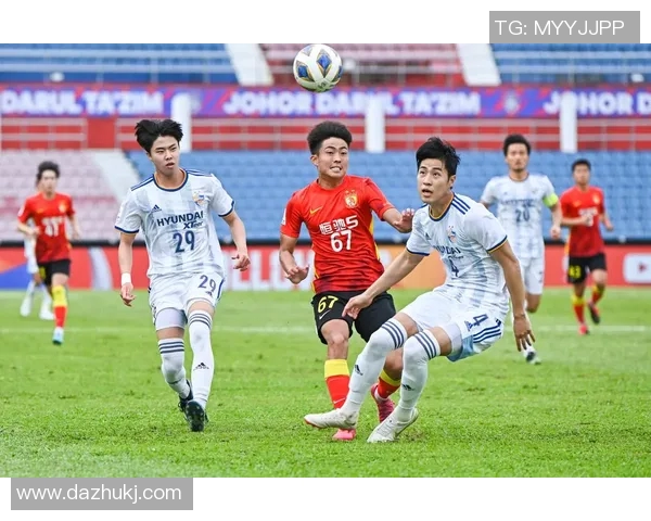 广州足球队团队协作分析与战术配合的深度探讨与展望 广州足球队团队协作分析与战术配合的深度探讨与展望