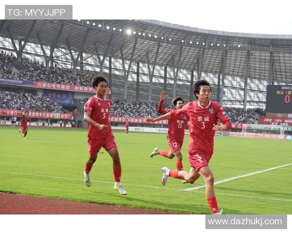 足球明星挑战百人赛场激战引发热潮全城瞩目精彩瞬间不容错过 足球明星挑战百人赛场激战引发热潮全城瞩目精彩瞬间不容错过