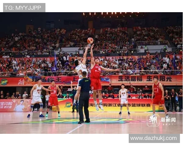 杭州足球队意识争议引发热议球迷与专家各执己见探讨未来发展方向 杭州足球队意识争议引发热议球迷与专家各执己见探讨未来发展方向